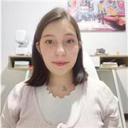 Hola, soy estudiante de Diseño de vestuario pero tengo un buen nivel de ingles